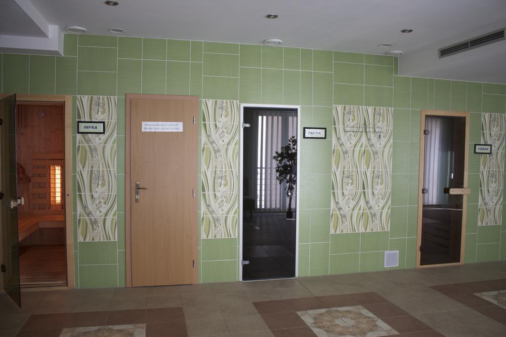 Hotel Vila Anna Martinske Hole Exterior photo